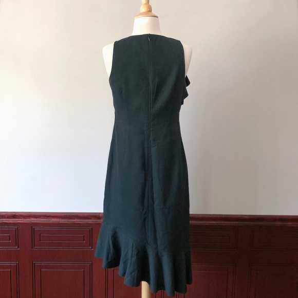 Banana Republic • Sleeveless Mermaid Dress - Picture 4 of 9